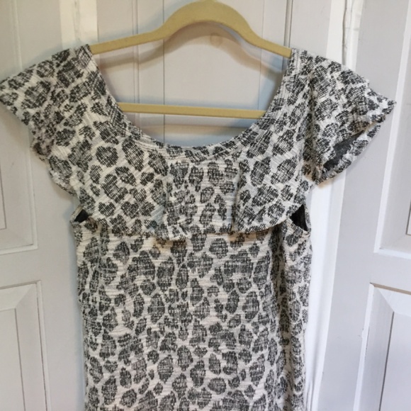 Dolan Left Coast Collection Gray Leopard Print Top - Picture 10 of 14